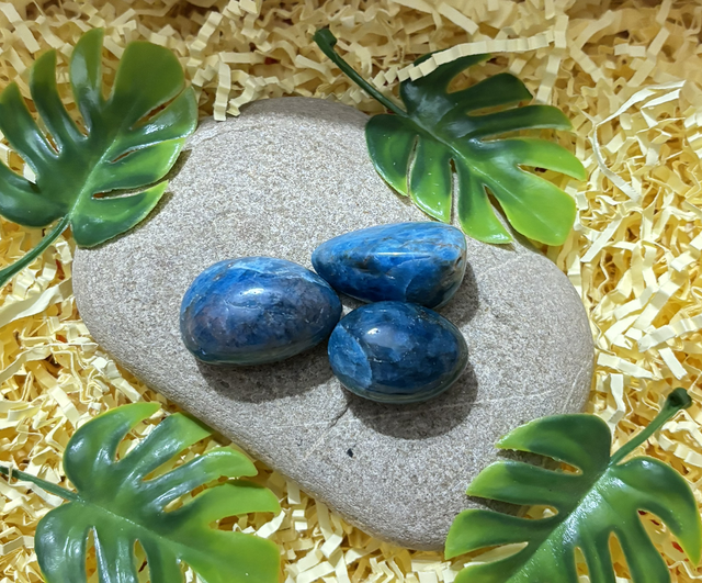 PIERRE ROULÉE D’APATITE BLEU