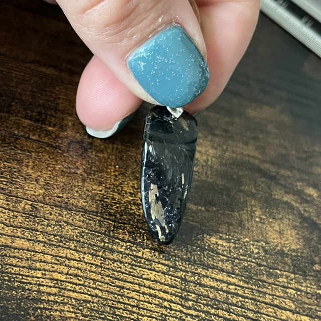 Pendentif en Nuumite et bélière argent