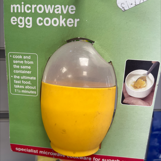 Microwave egg cooker