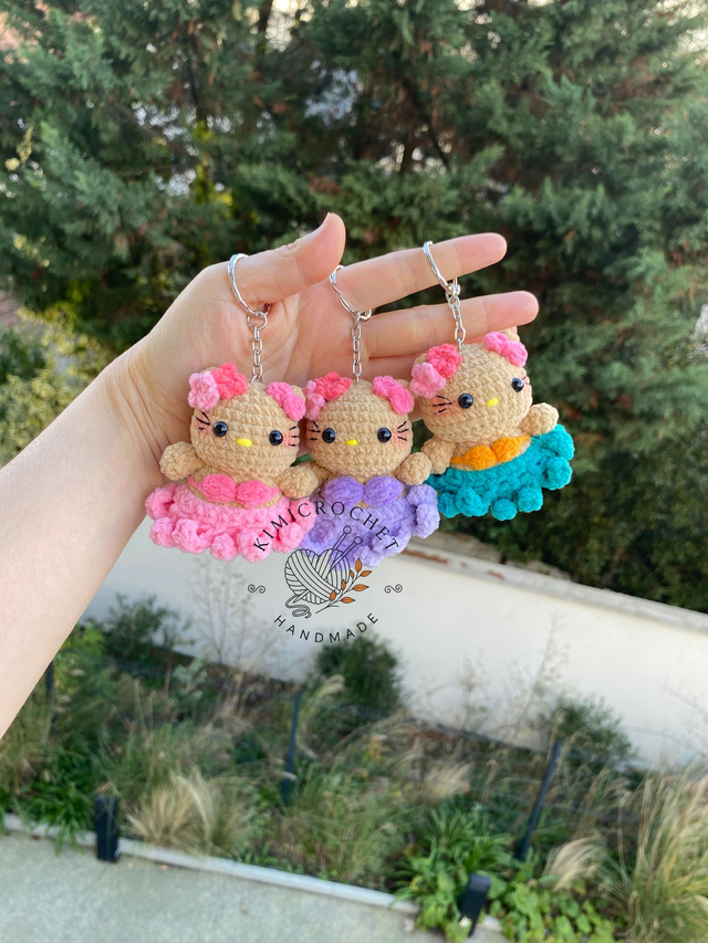 Kitty Bikini Crochet Keychain - Random Color