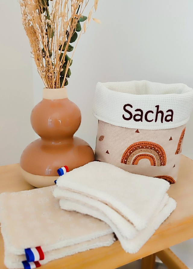 Panier et 5 lingettes Bébé