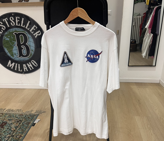 Balenciaga t-shirt size XS fit L pre-owned