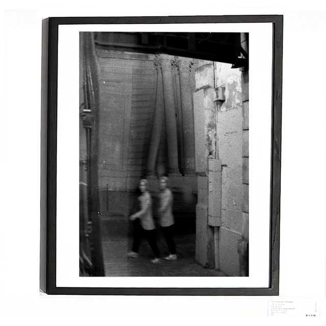 «  Les jumelles » - tirage argentique cadre bois de chêne noire 40x30