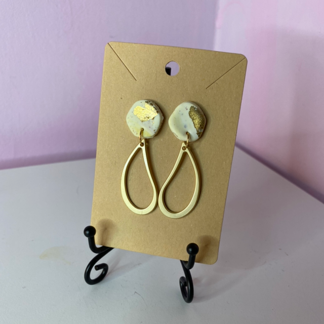 Cream Gold Earrings With Gold Teardrop Accessories 