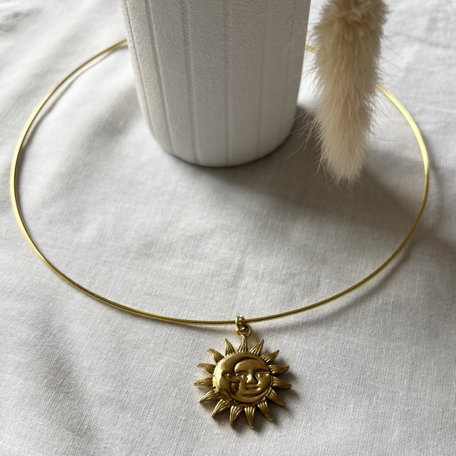 Collier LEO