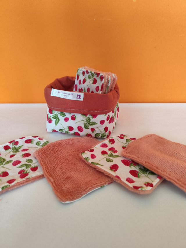 Panier et ses 10 lingettes démaquillantes