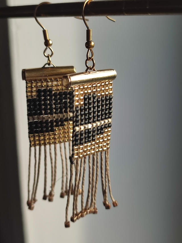 Z-Boucles d&#039;oreilles tissées à la main sur fil de lin 