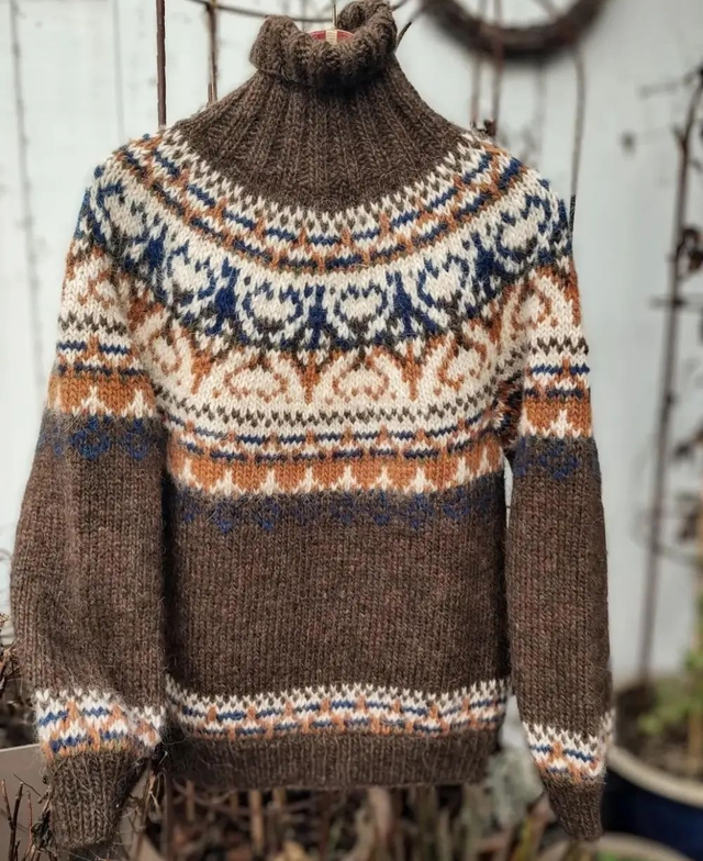 Alasuq Polar Sweater Kit - Col 09 (Chocolate &amp; Ecru Heather) - Wool &amp; Pattern - Linka Neumann