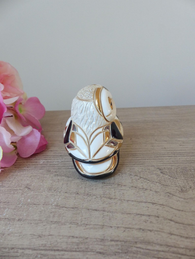 Figurine Miniature Chouette Effraie en Céramique Émaillée – Sculpture Artisanale De Rosa Peinte à la Main – Collection Animaux et Oiseaux