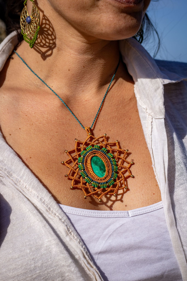 Collier micro-macramé Mandala