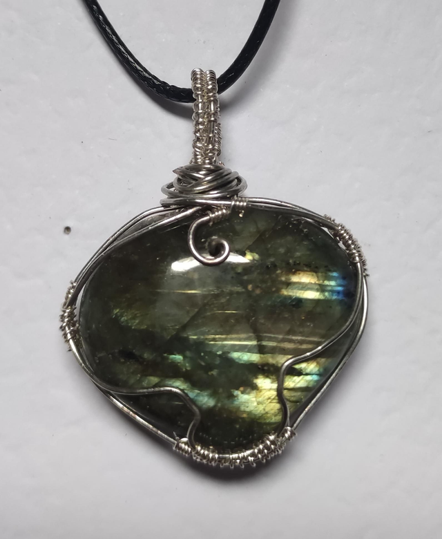 Labradorite pendant