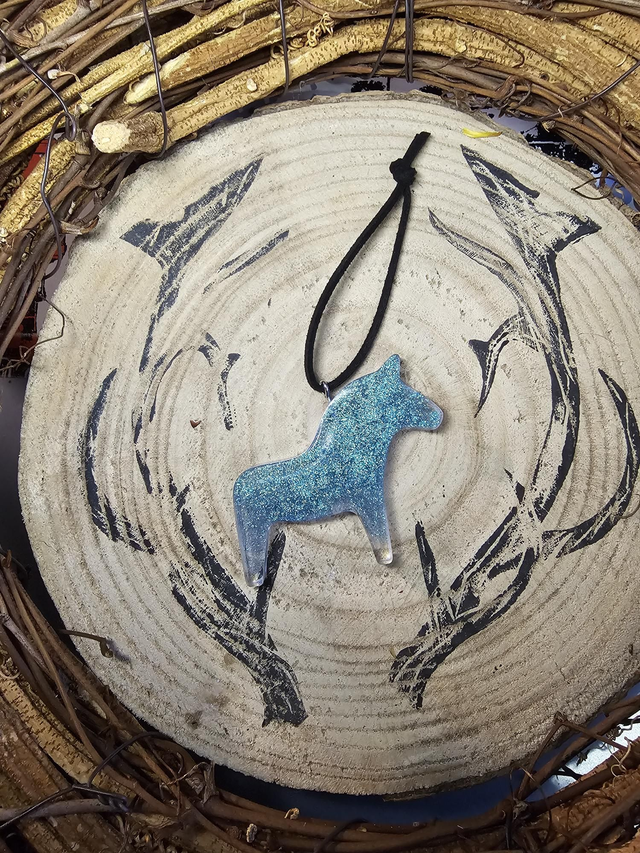 Cheval de Dala bleu paillettes 