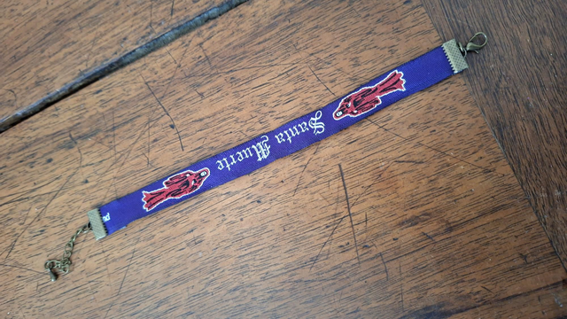 Bracelet tissu Santa Muerte violet/rouge 