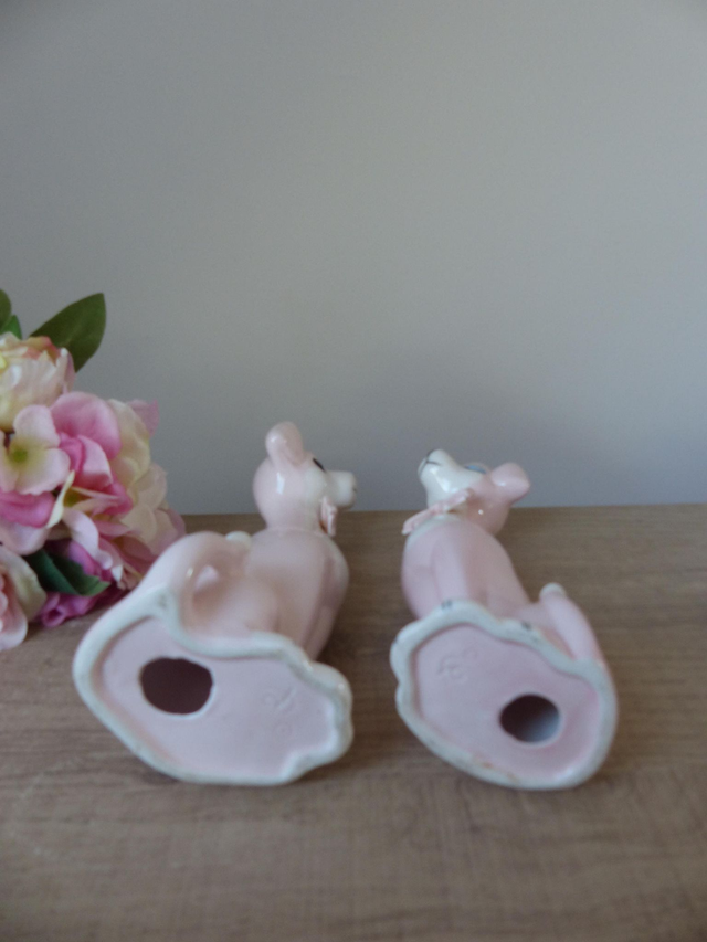 Couple de Chiens Romantiques en Céramique Blanc et Rose, Déco Poétique pour Chambre d’Enfant ou Cadeau Tendre à Offrir -