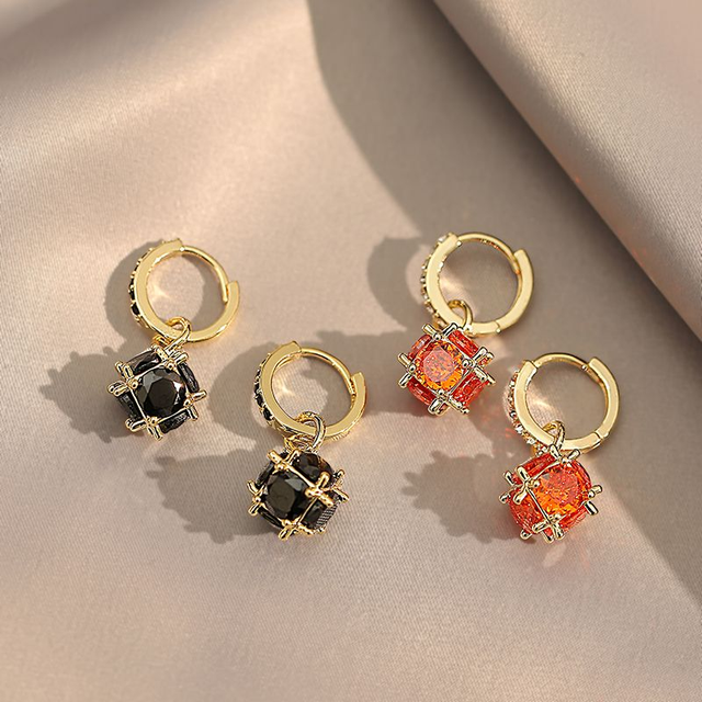 M1-1.3 - Boucles d'oreilles " Mystérieuses " luxueuses en boule de Zircon noires et rouges