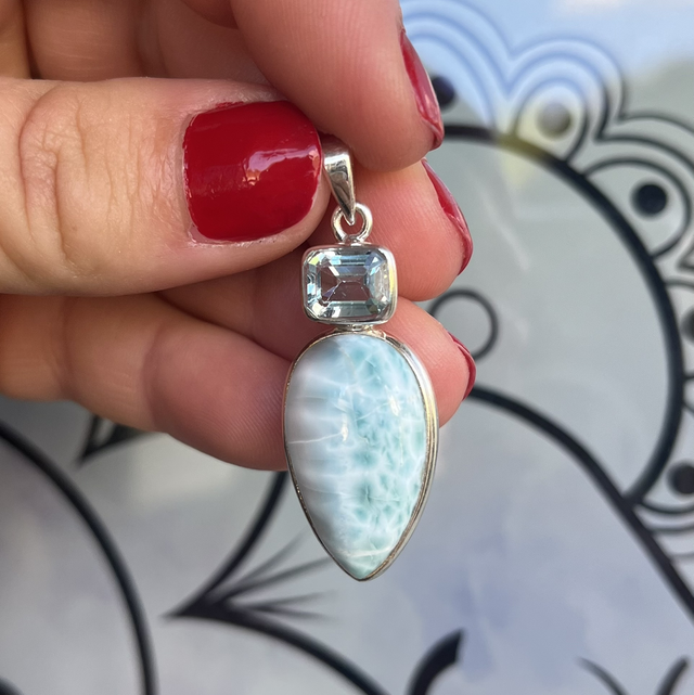 Pendentif en argent, Larimar et Topaze facettée