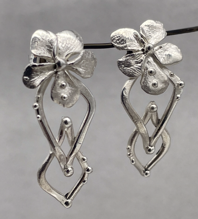 Flower flow earrings 