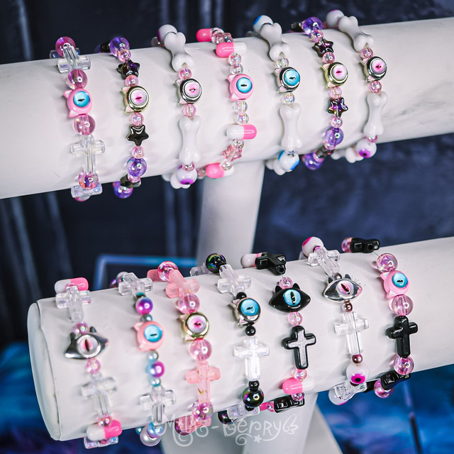 Bracelet Pastel Goth Cat Eye Monster