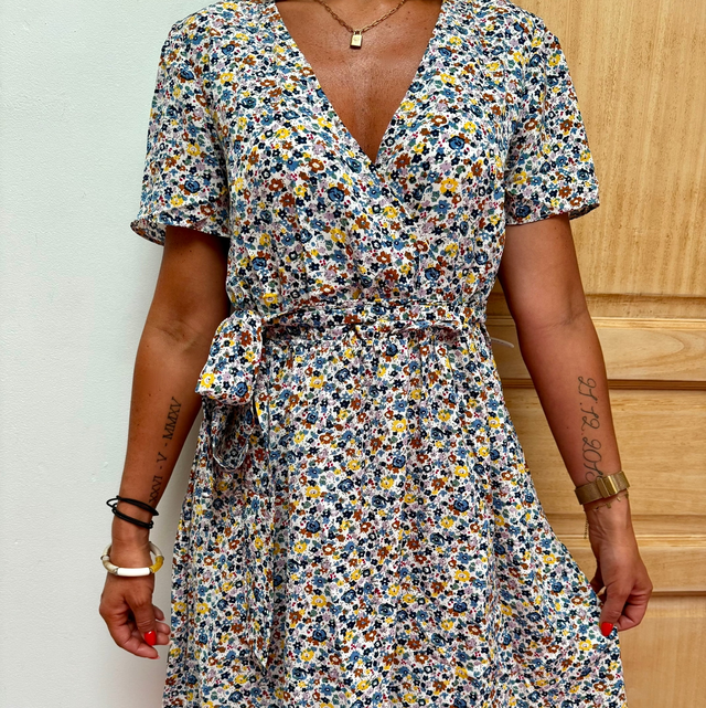 Robe cache coeur fleurie