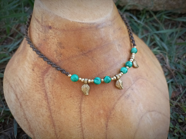 Collier fin « petites feuilles » ~ Malachite