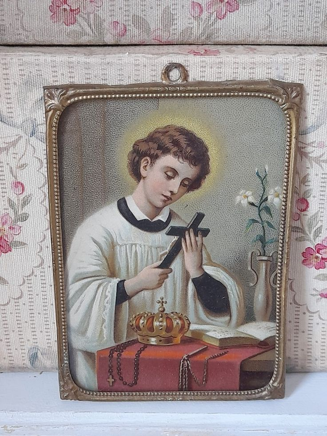 Petit cadre religieux en laiton repoussé