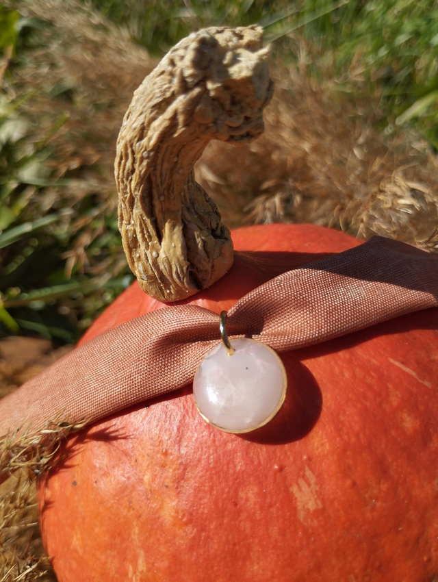 Bracelet large en tissus avec médaille artisanale - motif marron glacé 