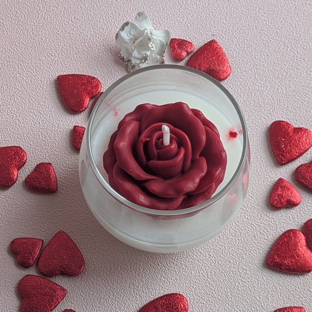 🕯️ Bougie Rose d’Amour 85g – Linge Frais