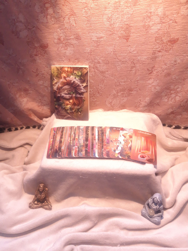 Tarot Développement personnel "The Magical enlightemnent : les ressources du Féminin"