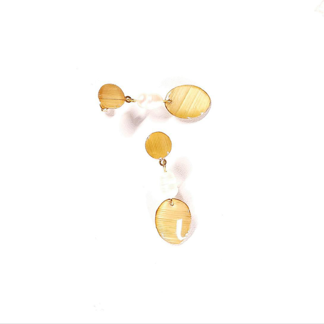 Boucles d&#039;oreilles artisanales, design unique et raffiné : La paille se pare de perles