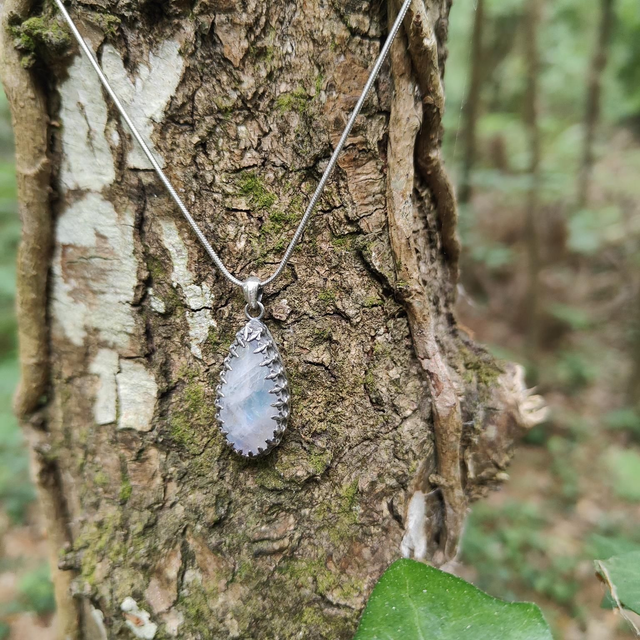Pendentif Goutte en Argent Massif et Pierre de Lune Arc-En-Ciel