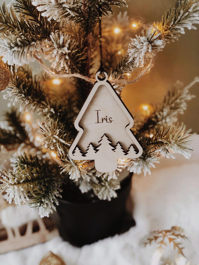 Boule de Noël en bois personnalisable