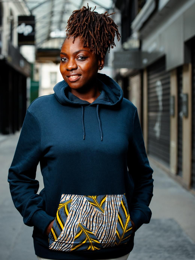 Sweat capuche bleu marine 