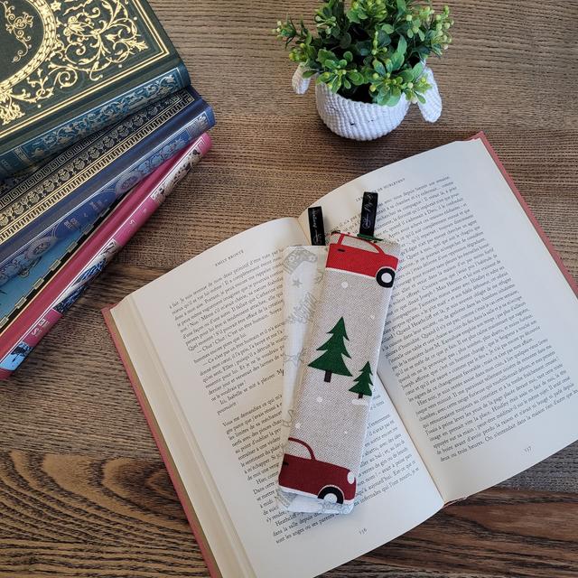 Marque-page 016 : Sapins/étoiles argentées