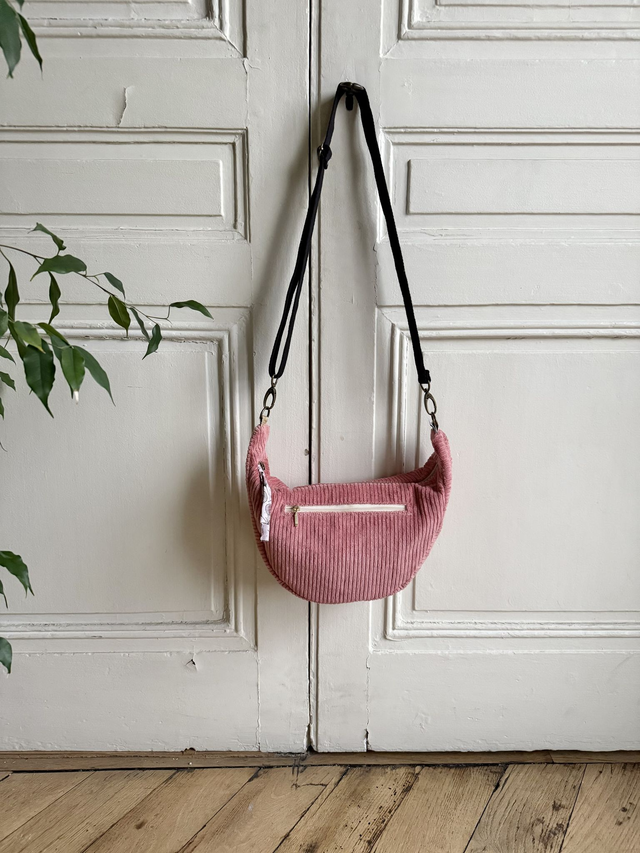 Sac Demi Lune velours côtelé - rose - motifs PLUMES