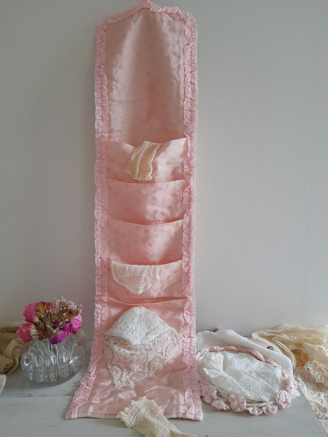 Pochette à lingerie ancienne