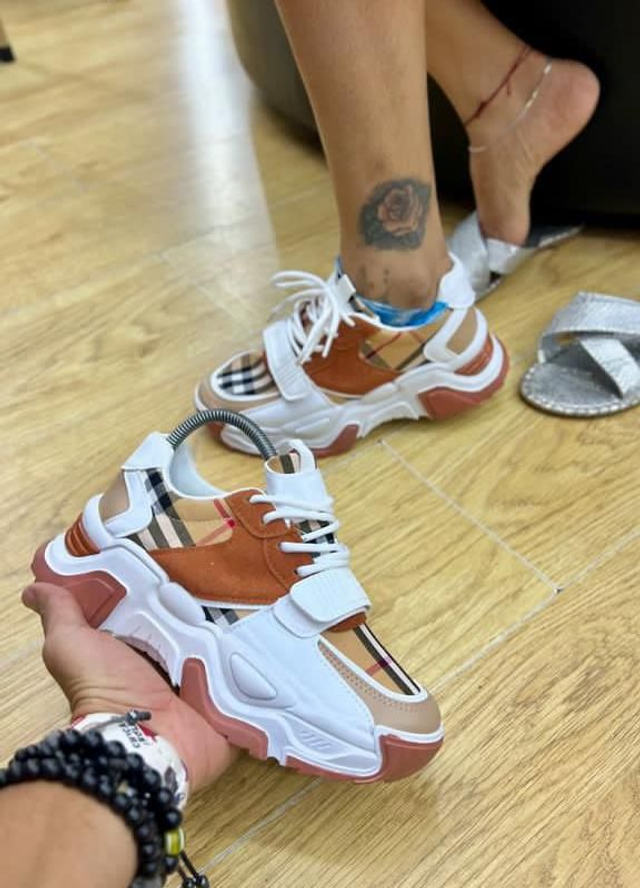 Tennis 2 couleur au Choix +Tee shirt etc casquette offert