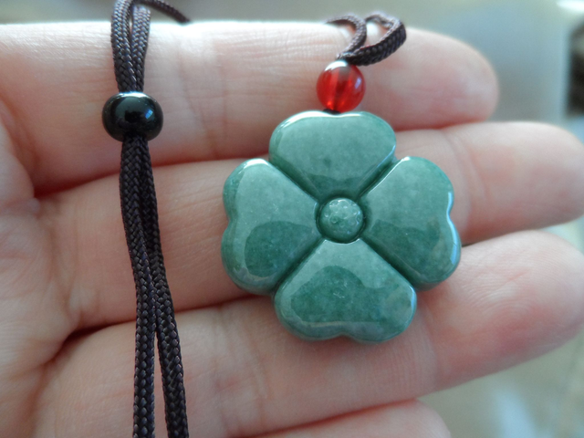 Collier Trèfle 4 feuilles en Jadéite verte