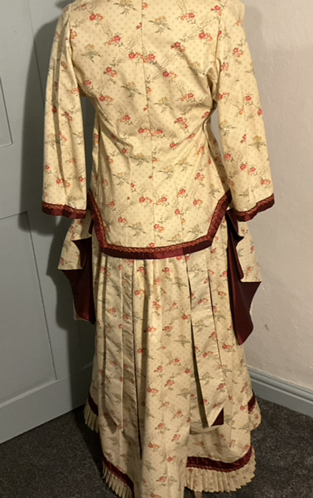 3 piece bustle ensemble 005