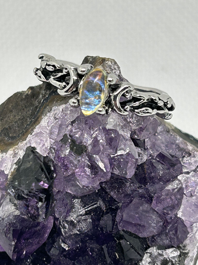 bague fine rétro en argent 925 avec pierre de lune  T8