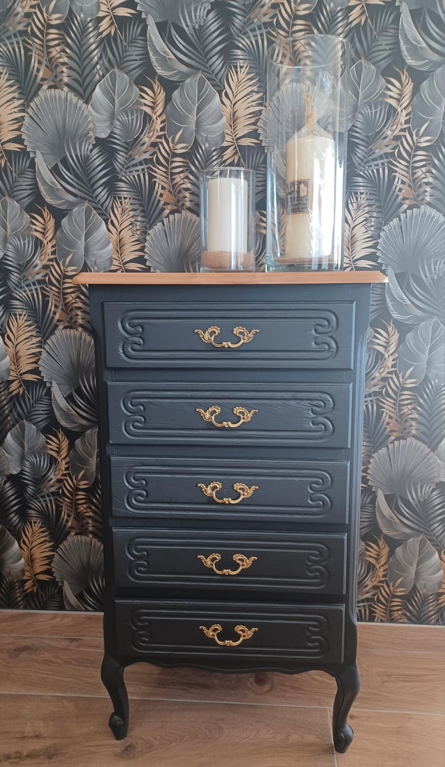 Chiffonnier Noir smoking 