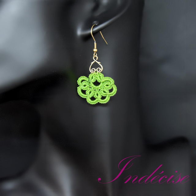 Boucles d'oreilles vertes en dentelle