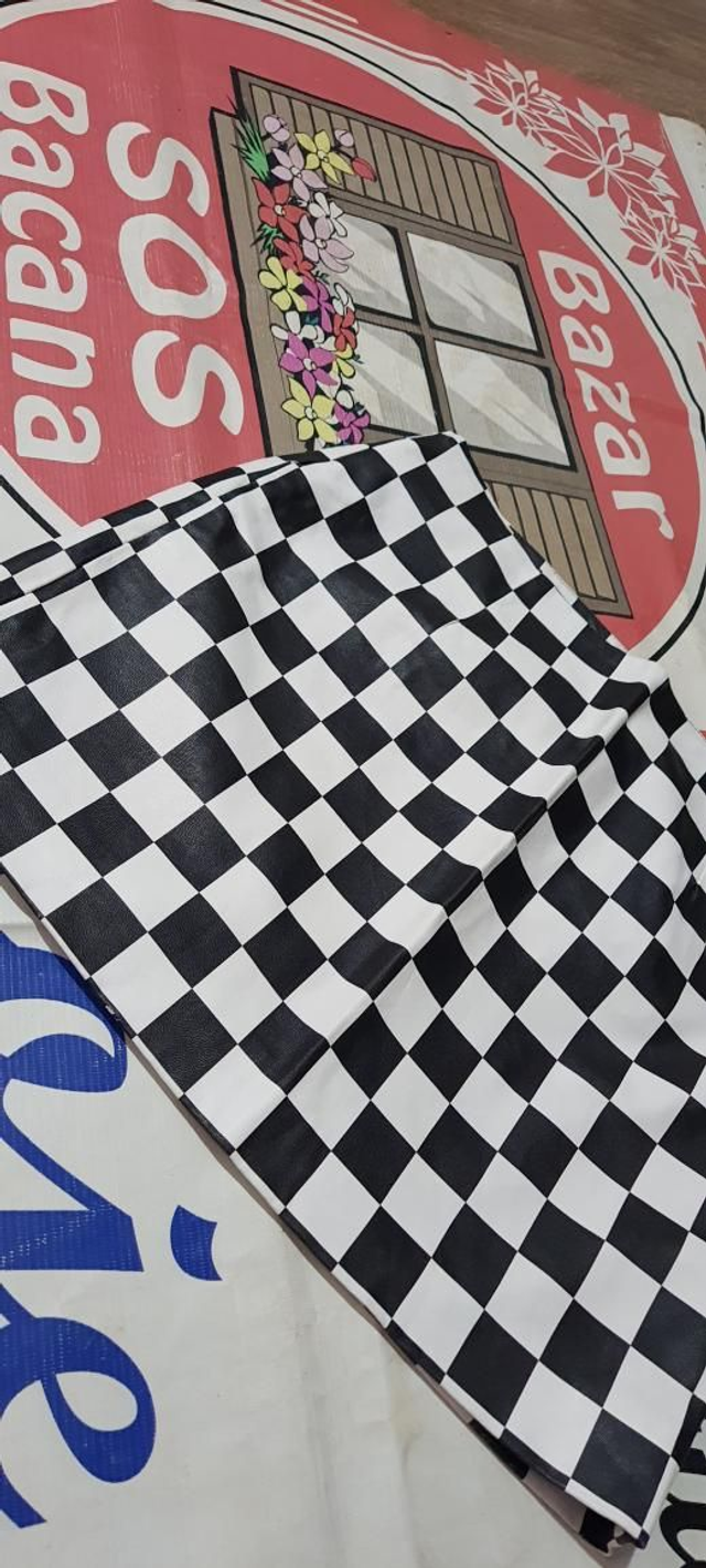 Saia Curta Quadriculado 