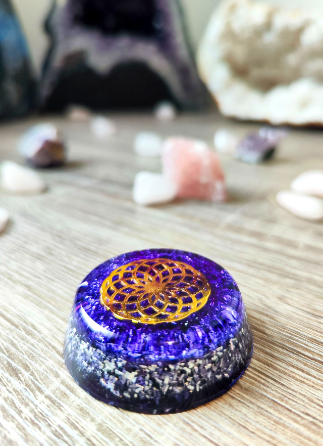 Orgonite ronde violette 2