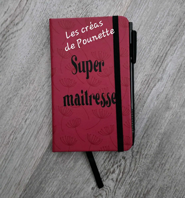 Petit carnet en simili cuir avec crayon à personnaliser