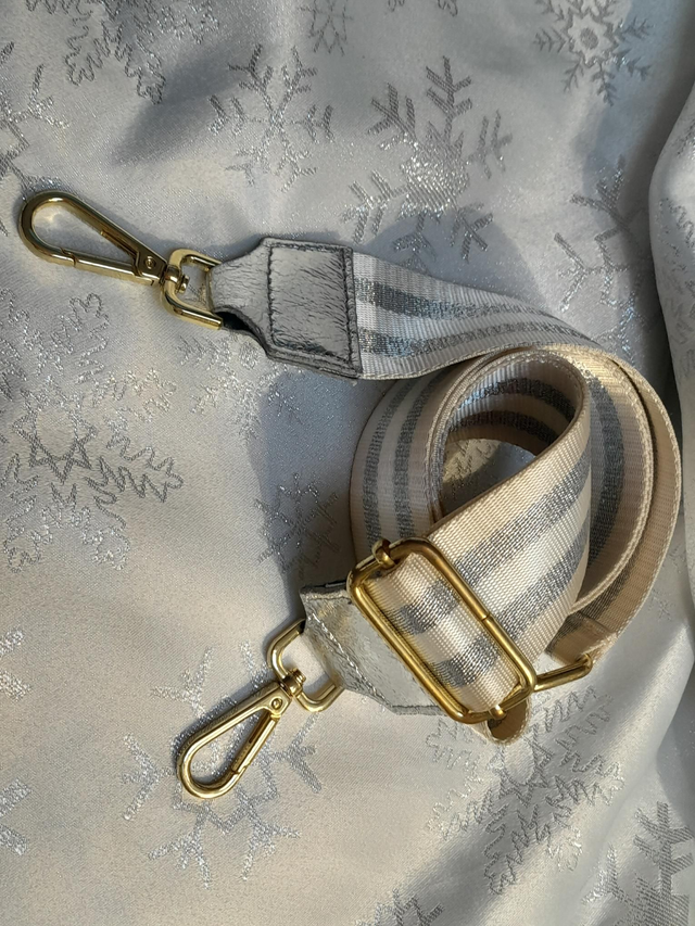 Sangle de sac ligne argent Finition argent 
