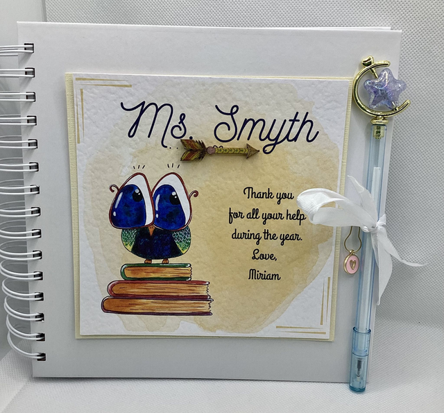 Personalised teacher’s scrapbook journal with free pen and pendant. Beautiful appreciation gift for teachers.