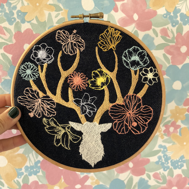 Décoration Intérieure - Tête de Cerf Fleurie