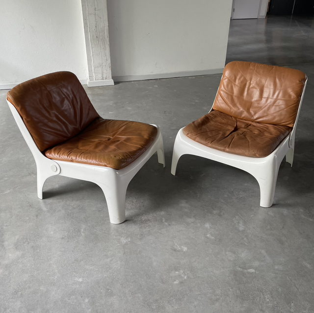 2 Carl Straub space age chairs