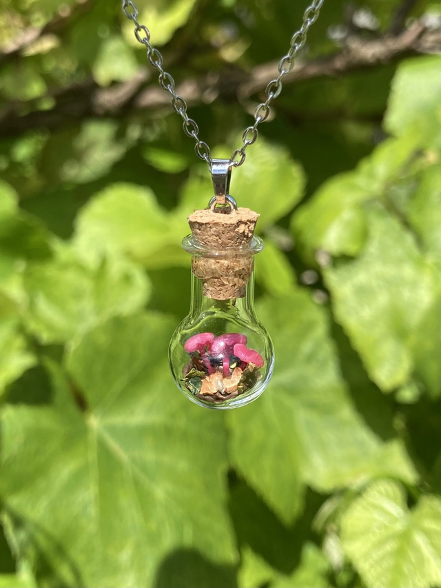 Pendentif champignon rose