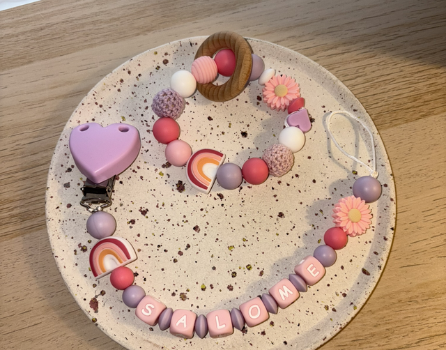  Attache tétine personnalisée – Prénom en perles silicone - Modèle sur mesure 